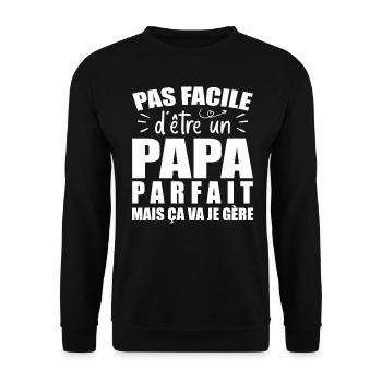 Es ist nicht einfach, ein perfekter Vater zu sein - Humor Papa - Unisex Pullover - Schwarz - Vorne - Alina (178cm) & Michal (187cm)
