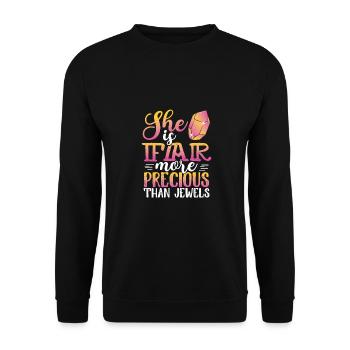 Inspirierend Sie ist viel wertvoller als - Unisex Pullover - Schwarz - Vorne - Alina (178cm) & Michal (187cm)