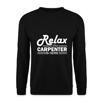 Schreinergeschenk Relax the Carpenter ist da - Unisex Pullover - Schwarz - Vorne - Alina (178cm) & Michal (187cm)