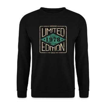 Awesome Since 1978 Retro Vintage Design - Unisex Sweatshirt - black - Front - Alina (178cm) & Michal (187cm)