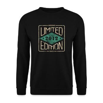 Awesome Since 2012 Retro Vintage Design - Unisex Sweatshirt - black - Front - Alina (178cm) & Michal (187cm)