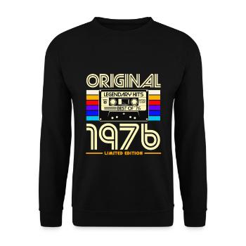 Original 1976 Cassette Retro Edition - Unisex Sweatshirt - black - Front - Alina (178cm) & Michal (187cm)