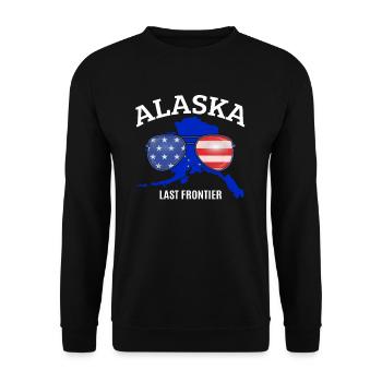 Alaska Last Frontier Gift - Unisex Sweatshirt - black - Front - Alina (178cm) & Michal (187cm)