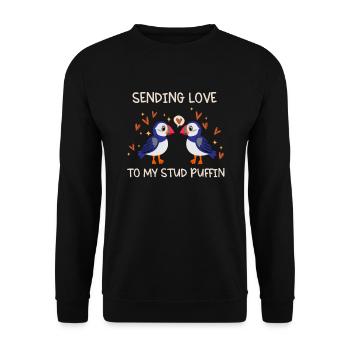 Sending Love To My Stud Puffin Liebe Beziehung - Unisex Pullover - Schwarz - Vorne - Alina (178cm) & Michal (187cm)