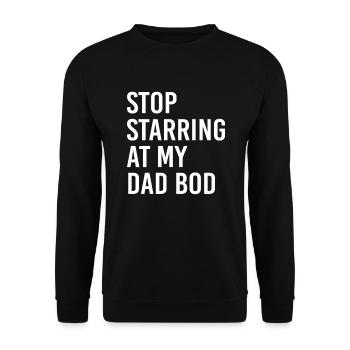 Dad Bod Werdender Papa Vaterschaft Familienvater - Unisex Pullover - Schwarz - Vorne - Alina (178cm) & Michal (187cm)