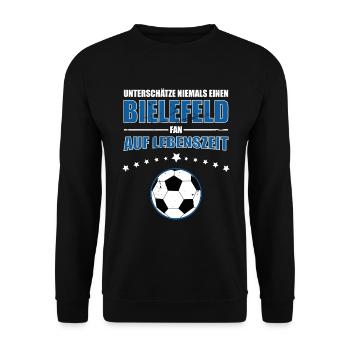 Unterschätze niemals eine Bielefeld Fan auf... - Unisex Pullover - Schwarz - Vorne - Alina (178cm) & Michal (187cm)