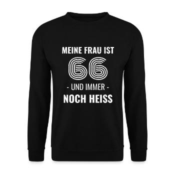 66 Jahre Geburtstag Ehefrau Geschenk - Unisex Pullover - Schwarz - Vorne - Alina (178cm) & Michal (187cm)