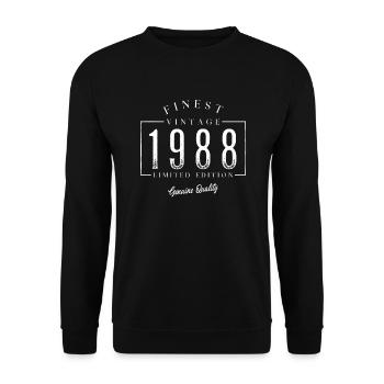 Finest Vintage 1988 Jahrgang 1988 Geburtatag - Unisex Pullover - Schwarz - Vorne - Alina (178cm) & Michal (187cm)