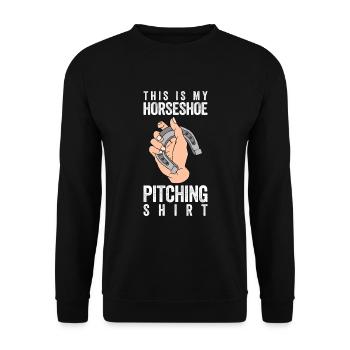 This Is My Horseshoe Pitching Shirt - Unisex Pullover - Schwarz - Vorne - Alina (178cm) & Michal (187cm)