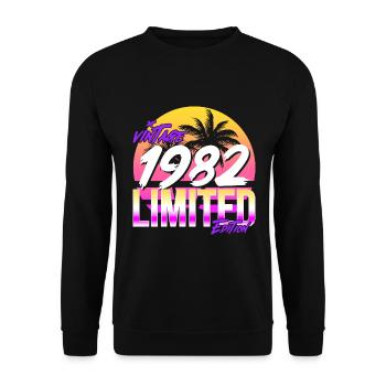 1982 Retro Jahrgang 82 Geburtstag 80er - Unisex Pullover - Schwarz - Vorne - Alina (178cm) & Michal (187cm)