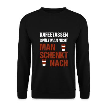 Kaffeetassen spült man nicht, man schenkt nach - Unisex Pullover - Schwarz - Vorne - Alina (178cm) & Michal (187cm)