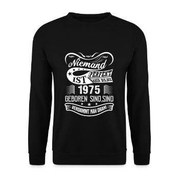 1975 Geboren - Unisex Pullover - Schwarz - Vorne - Alina (178cm) & Michal (187cm)