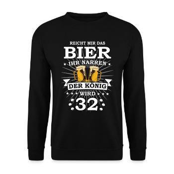 Reicht mir das Bier ihr Narren der König wird 32 - Unisex Pullover - Schwarz - Vorne - Alina (178cm) & Michal (187cm)