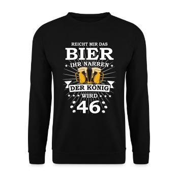 Reicht mir das Bier ihr Narren der König wird 46 - Unisex Pullover - Schwarz - Vorne - Alina (178cm) & Michal (187cm)