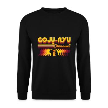 Goju-Ryu Karate Retro Design - Unisex Pullover - Schwarz - Vorne - Alina (178cm) & Michal (187cm)