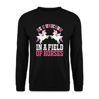 Sei ein Einhorn auf einer Pferdewiese Unicorn - Unisex Pullover - Schwarz - Vorne - Alina (178cm) & Michal (187cm)