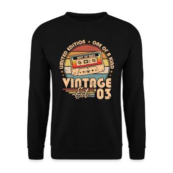 Retro Vintage Geburtstagsgeschenk geboren im Jahr 2003 - Unisex Pullover - Schwarz - Vorne - Alina (178cm) & Michal (187cm)