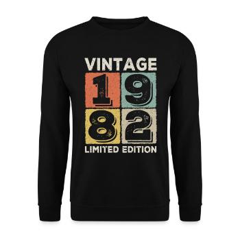 Jahrgang 1982 - Unisex Pullover - Schwarz - Vorne - Alina (178cm) & Michal (187cm)