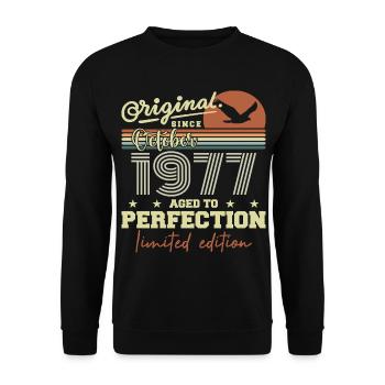 1977 Oktober 1977 Geburtstag Oktober 1977 - Unisex Pullover - Schwarz - Vorne - Alina (178cm) & Michal (187cm)