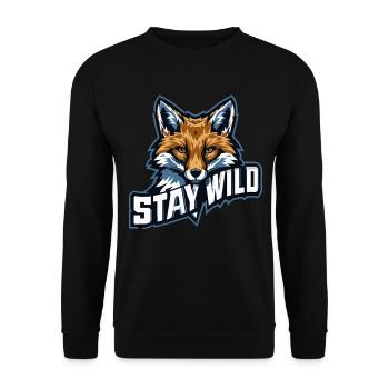 STAY WILD – Natur & Abenteuer Motiv - Unisex Pullover - Schwarz - Vorne - Alina (178cm) & Michal (187cm)