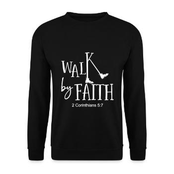 Christian Design Walk by Faith 2 Korinther 5 - Unisex Pullover - Schwarz - Vorne - Alina (178cm) & Michal (187cm)