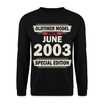 19. Geburtstag Juni Jahrgang 2003 Geschenkidee - Unisex Pullover - Schwarz - Vorne - Alina (178cm) & Michal (187cm)