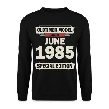 37th birthday June Born 1985 Gift idea - Unisex Sweatshirt - black - Front - Alina (178cm) & Michal (187cm)