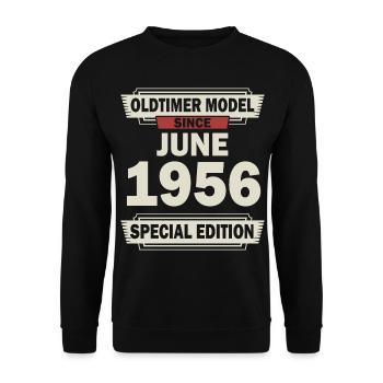 66. Geburtstag Juni Jahrgang 1956 Geschenkidee - Unisex Pullover - Schwarz - Vorne - Alina (178cm) & Michal (187cm)