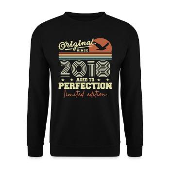 Original 2018 Retro 2018 Birthday Gift 2018 - Unisex Sweatshirt - black - Front - Alina (178cm) & Michal (187cm)