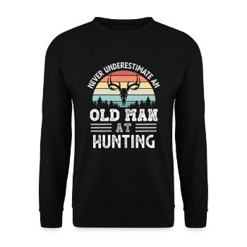 Alter Mann bei der Jagd Vatertag lustiges Geschenk - Unisex Pullover - Schwarz - Vorne - Alina (178cm) & Michal (187cm)