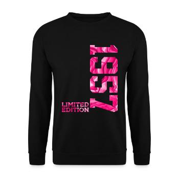 69TH BIRTHDAY PINK LIMITED EDITION 1957 - Unisex Sweatshirt - black - Front - Alina (178cm) & Michal (187cm)