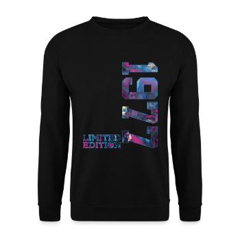 49TH BIRTHDAY 49 YEARS LIMITED EDITION 1977 - Unisex Sweatshirt - black - Front - Alina (178cm) & Michal (187cm)