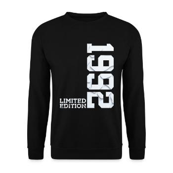 34TH BIRTHDAY LIMITED EDITION 1992 - Unisex Sweatshirt - black - Front - Alina (178cm) & Michal (187cm)