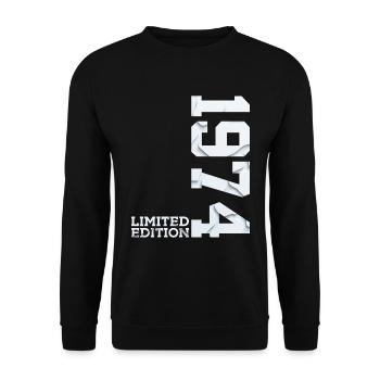52ND BIRTHDAY LIMITED EDITION 1974 - Unisex Sweatshirt - black - Front - Alina (178cm) & Michal (187cm)