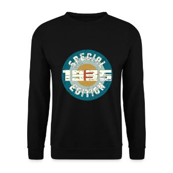 Special Edition 1935 Birthday Gift Vintage - Unisex Sweatshirt - black - Front - Alina (178cm) & Michal (187cm)
