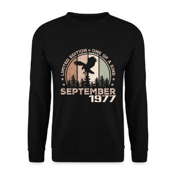 Incomparable depuis septembre 1977 47 Anniversaire - Sweat-shirt Unisexe - noir - Devant - Alina (178cm) & Michal (187cm)