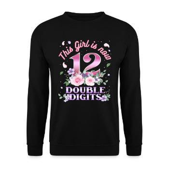 Dieses Mädchen Ist Jetzt 12 Double Digits 12. - Unisex Pullover - Schwarz - Vorne - Alina (178cm) & Michal (187cm)