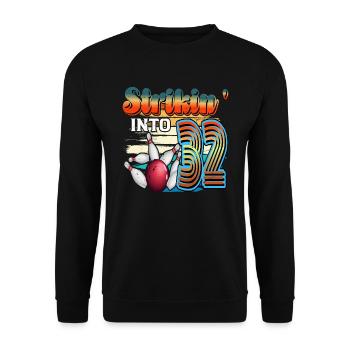 Strikin' Into 32 Bowling Bowler 32. Geburtstag - Unisex Pullover - Schwarz - Vorne - Alina (178cm) & Michal (187cm)