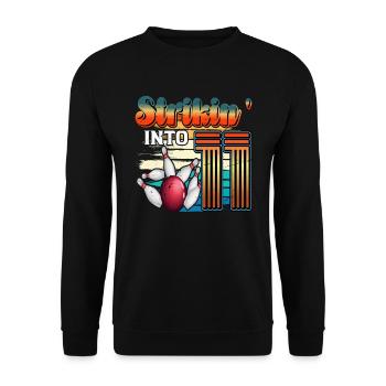 Strikin' Into 11 Bowling Bowler 11. Geburtstag - Unisex Pullover - Schwarz - Vorne - Alina (178cm) & Michal (187cm)
