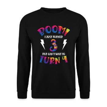 Boom Je viens d’avoir 3 ans mais j’ai hâte d’avoir 4 ans | - Sweat-shirt Unisexe - noir - Devant - Alina (178cm) & Michal (187cm)