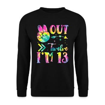 Peace Out Twelve I'm 13 | Tie Dye Themed - Unisex Pullover - Schwarz - Vorne - Alina (178cm) & Michal (187cm)