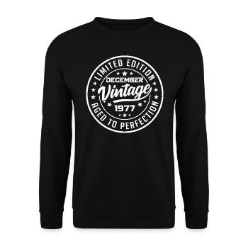 December 1977 Vintage Retro December 1977 Gift - Unisex Sweatshirt - black - Front - Alina (178cm) & Michal (187cm)