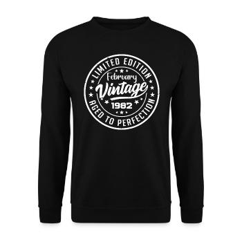 Vintage February 1982 Retro February 1982 Gift - Unisex Sweatshirt - black - Front - Alina (178cm) & Michal (187cm)