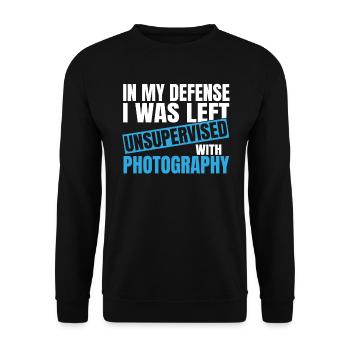In My Defense I Was Left Unsupervised Photography - Unisex Pullover - Schwarz - Vorne - Alina (178cm) & Michal (187cm)