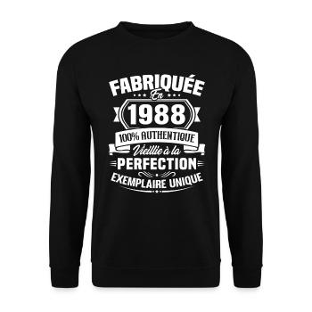 Fabriquée en 1988 - Cadeau d'anniversaire 35 ans - Sweat-shirt Unisexe - noir - Devant - Alina (178cm) & Michal (187cm)