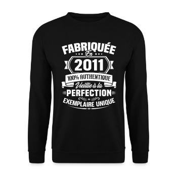 Fabriquée en 2011 - Cadeau d'anniversaire 12 ans - Sweat-shirt Unisexe - noir - Devant - Alina (178cm) & Michal (187cm)