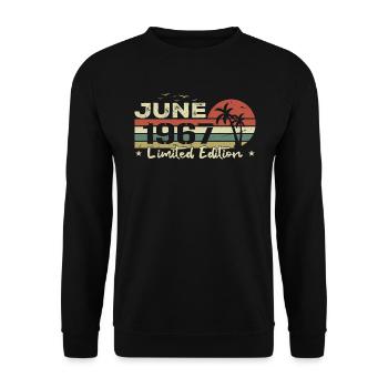 June Vintage 57th Anniversary Born 1967 Vibe - Unisex Sweatshirt - black - Front - Alina (178cm) & Michal (187cm)