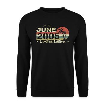 June 19th Anniversary Vintage Born 2005 Vibe - Unisex Sweatshirt - black - Front - Alina (178cm) & Michal (187cm)