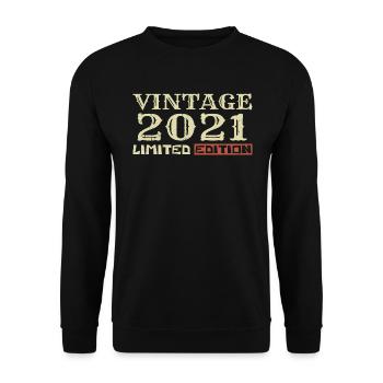 Jahrgang 2021: Einzigartiges Retro-Geschenk zum 3. Jahrestag - Unisex Pullover - Schwarz - Vorne - Alina (178cm) & Michal (187cm)