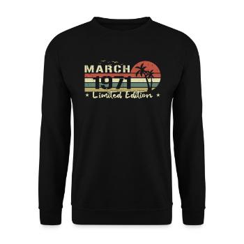March Vintage 53rd Anniversary Born 1971 Vibe - Unisex Sweatshirt - black - Front - Alina (178cm) & Michal (187cm)
